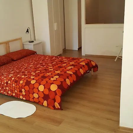 Old Town Center Apartment *